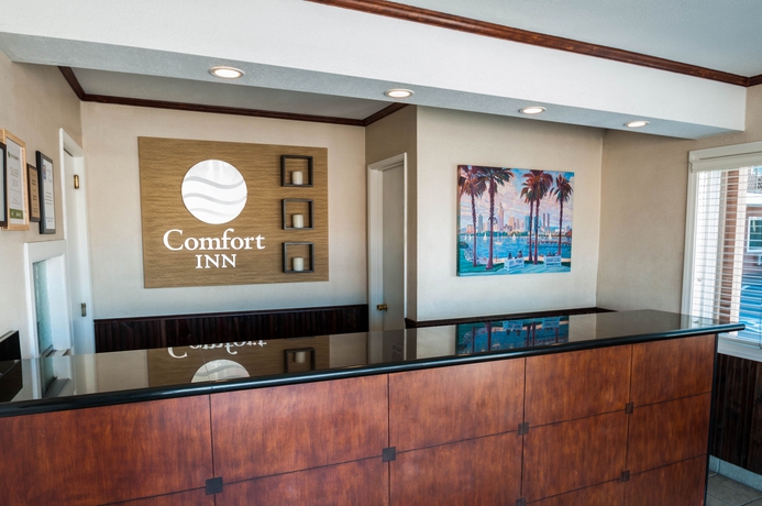 Imagen de los interiores del Hotel Comfort Inn San Diego Airport At The Harbor. Foto 12