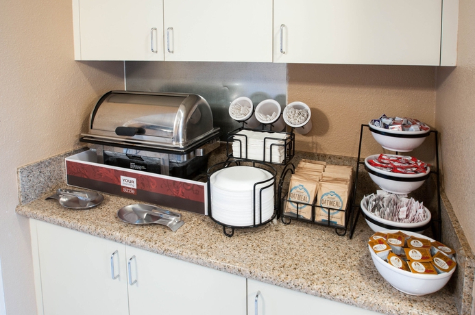 Imagen del bar/restaurante del Hotel Comfort Inn San Diego Airport At The Harbor. Foto 5