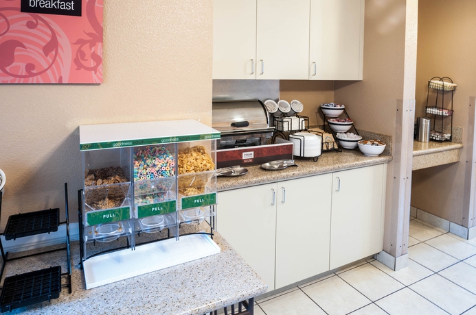 Imagen del bar/restaurante del Hotel Comfort Inn San Diego Airport At The Harbor. Foto 6