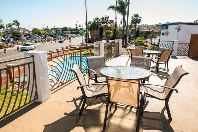 Imagen del bar/restaurante del Hotel Comfort Inn San Diego Airport At The Harbor. Foto 8