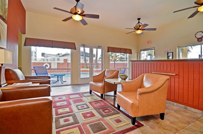 Imagen de los interiores del Hotel Comfort Inn San Diego Miramar. Foto 15