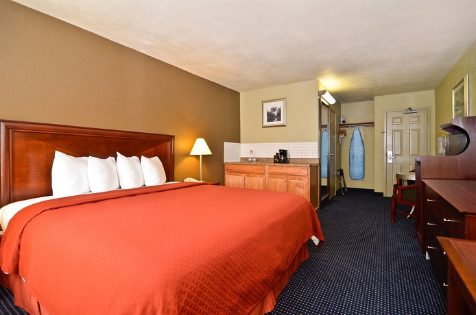 Imagen de la habitación del Hotel Comfort Inn San Diego Miramar. Foto 2