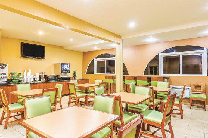 Imagen del bar/restaurante del Hotel Comfort Inn San Diego Old Town. Foto 5