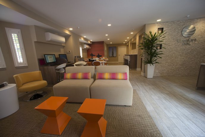 Imagen de los interiores del Hotel Comfort Inn Santa Cruz. Foto 17