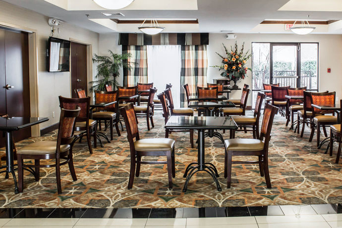 Imagen del bar/restaurante del Hotel Comfort Inn Smithfield Near I-95. Foto 4