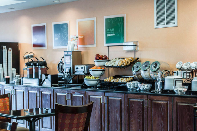 Imagen del bar/restaurante del Hotel Comfort Inn Smithfield Near I-95. Foto 5