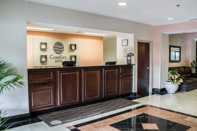 Imagen de los interiores del Hotel Comfort Inn Smithfield Near I-95. Foto 15