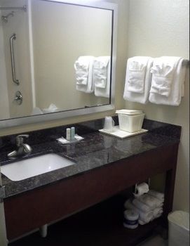 Imagen de la habitación del Hotel Comfort Inn South Oceanfront. Foto 5