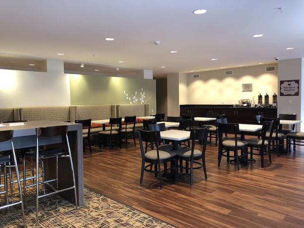 Imagen del bar/restaurante del Hotel Comfort Inn St Louis &ndash; Airport. Foto 3