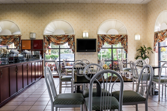 Imagen del bar/restaurante del Hotel Comfort Inn Sun City Center - Tampa South. Foto 5