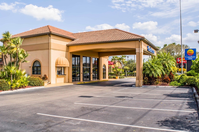 Imagen de los exteriores del Hotel Comfort Inn Sun City Center - Tampa South. Foto 12