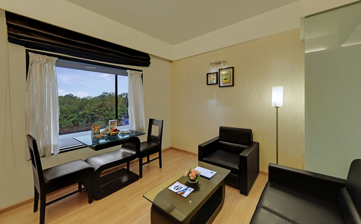 Imagen de los interiores del Hotel Comfort Inn Sunset. Foto 12