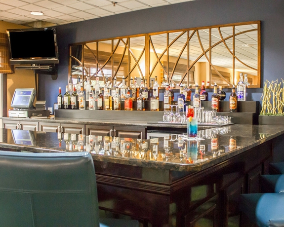 Imagen del bar/restaurante del Hotel Comfort Inn Syosset. Foto 5