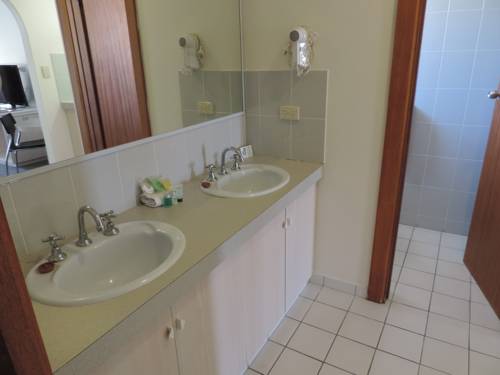 Imagen de la habitación del Hotel Comfort Inn The Lakes. Foto 5