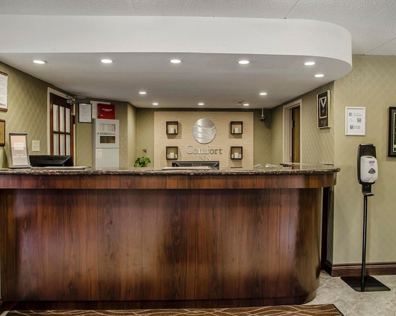 Imagen de los interiores del Hotel Comfort Inn Toronto Northeast. Foto 15