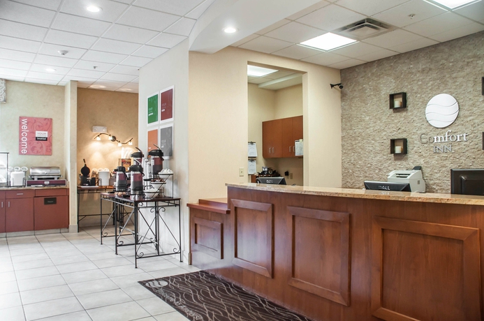 Imagen de los interiores del Hotel Comfort Inn University, Amherst. Foto 12