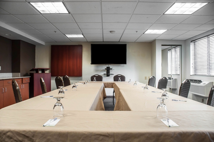 Imagen de los interiores del Hotel Comfort Inn University, Amherst. Foto 13