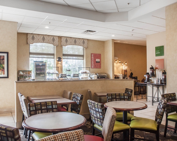 Imagen del bar/restaurante del Hotel Comfort Inn University, Amherst. Foto 5