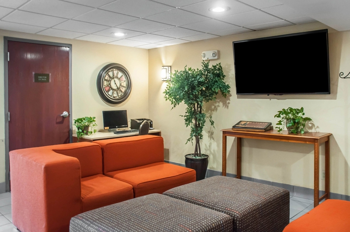 Imagen de los interiores del Hotel Comfort Inn University, Amherst. Foto 16