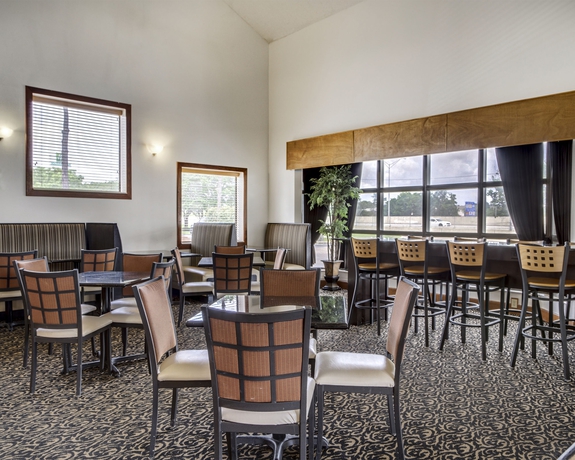 Imagen del bar/restaurante del Hotel Comfort Inn University Area. Foto 5