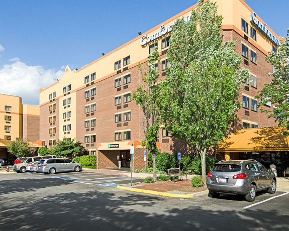 Imagen de los exteriores del Hotel Comfort Inn University Center. Foto 11