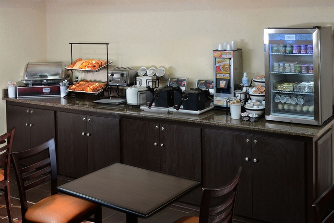 Imagen del bar/restaurante del Hotel Comfort Inn University Durham - Chapel Hill. Foto 2