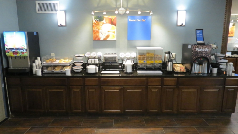 Imagen del bar/restaurante del Hotel Comfort Inn University, Wilmington NC. Foto 5