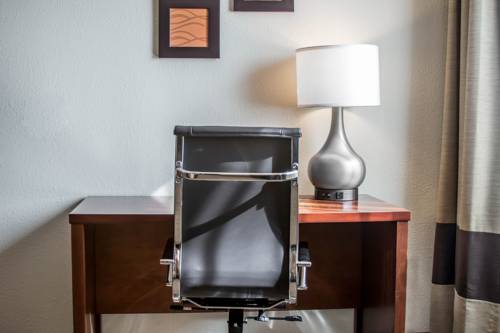 Imagen de la habitación del Hotel Comfort Inn Warren. Foto 3