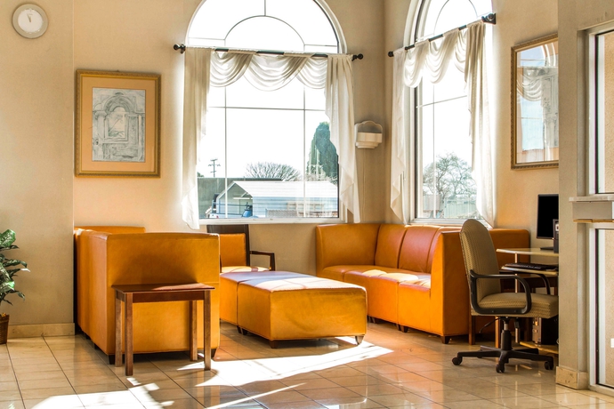 Imagen de los interiores del Hotel Comfort Inn Watsonville. Foto 10