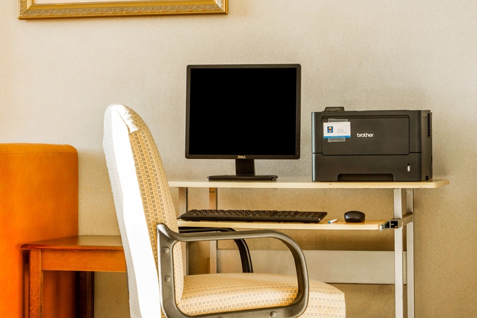 Imagen de los interiores del Hotel Comfort Inn Watsonville. Foto 12