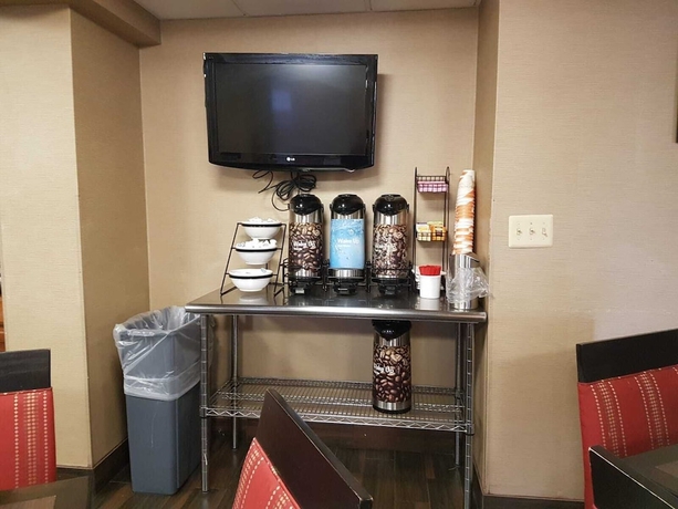 Imagen del bar/restaurante del Hotel Comfort Inn Wethersfield - Hartford. Foto 3