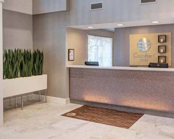 Imagen de los interiores del Hotel Comfort Inn Williamsburg Gateway. Foto 18