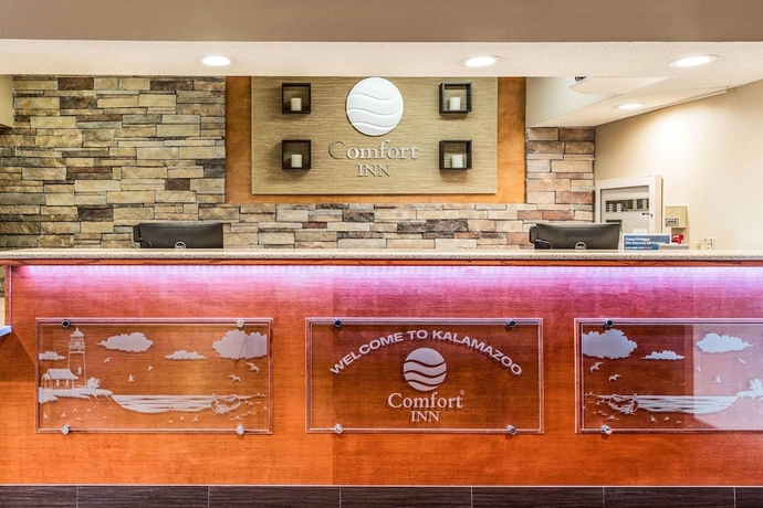 Imagen de los interiores del Hotel Comfort Inn Wings Stadium. Foto 17