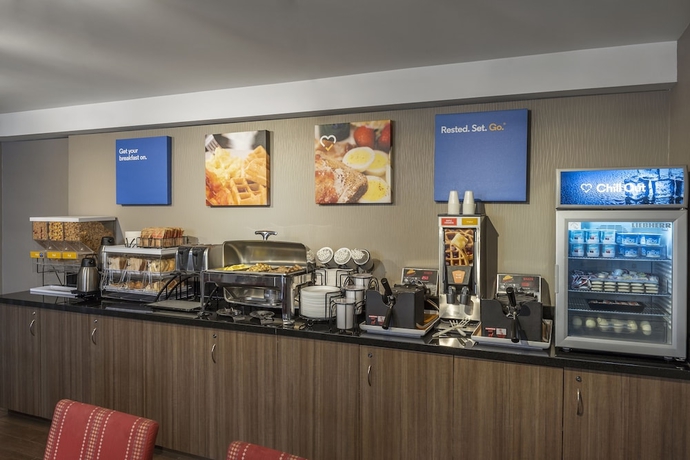 Imagen del bar/restaurante del Hotel Comfort Inn Winnipeg Airport. Foto 2