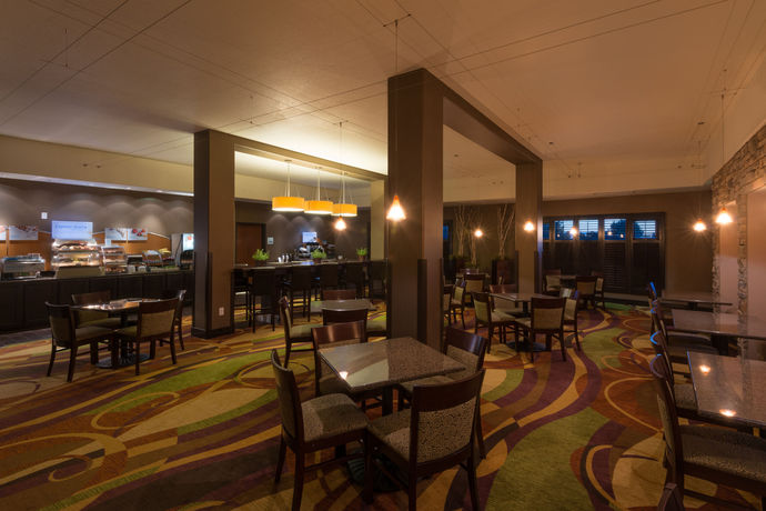 Imagen del bar/restaurante del Hotel Comfort Inn & Suites Brighton Denver NE Medical Center. Foto 1