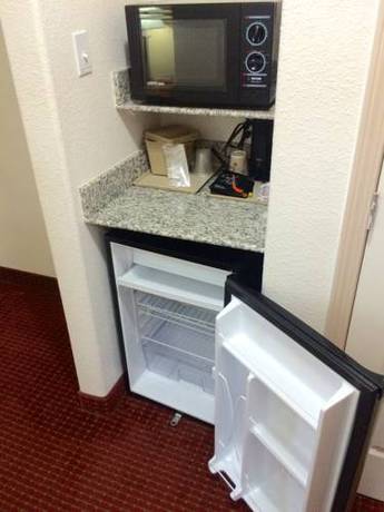 Imagen de la habitación del Hotel Comfort Inn & Suites Chesapeake. Foto 7