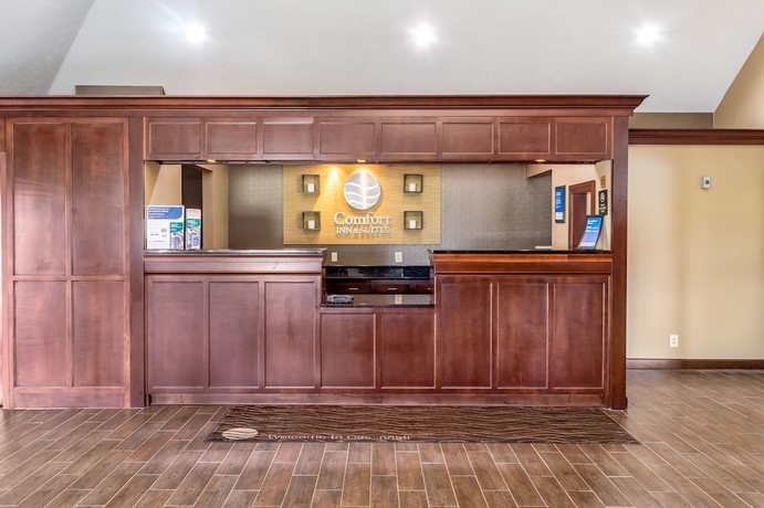 Imagen de los interiores del Hotel Comfort Inn & Suites Cincinnati Eastgate. Foto 15