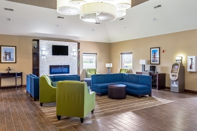 Imagen de los interiores del Hotel Comfort Inn & Suites Cincinnati Eastgate. Foto 18