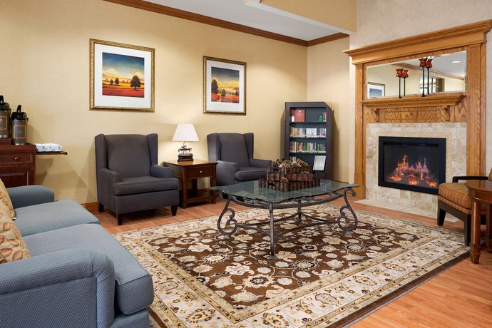 Imagen de los interiores del Hotel Comfort Inn & Suites Cuyahoga Falls - Akron. Foto 10