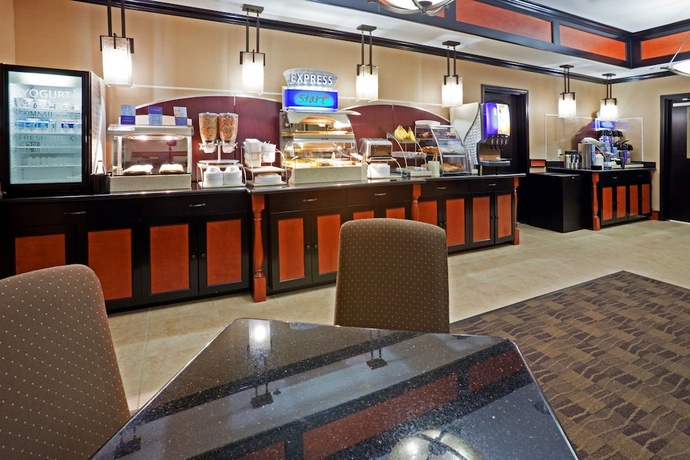Imagen del bar/restaurante del Hotel Comfort Inn & Suites Dallas Medical-Market Center. Foto 3