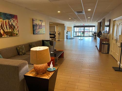 Imagen general del Hotel Comfort Inn & Suites Danbury-Bethel. Foto 4