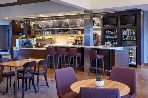 Imagen del bar/restaurante del Hotel Comfort Inn & Suites Eden Prairie - Minneapolis Southwest. Foto 7