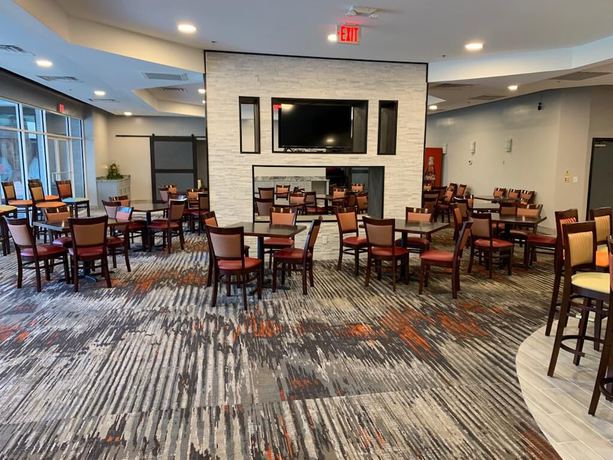 Imagen del bar/restaurante del Hotel Comfort Inn & Suites Gainesville. Foto 3
