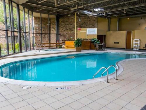 Imagen de la piscina del Hotel Comfort Inn & Suites, Michigan City. Foto 20
