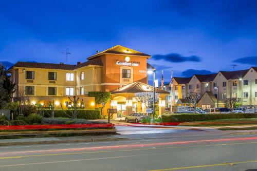 Imagen general del Hotel Comfort Inn & Suites, Morgan Hill. Foto 1