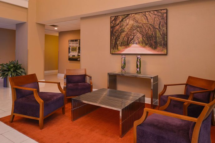 Imagen de los interiores del Hotel Comfort Inn & Suites New Orleans Airport North. Foto 17