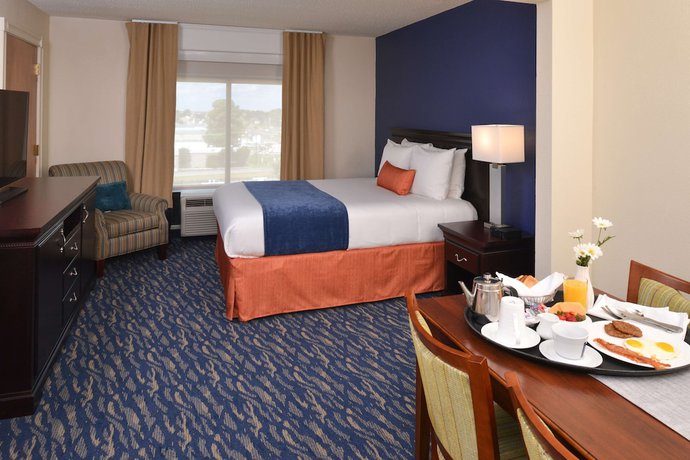 Imagen de la habitación del Hotel Comfort Inn & Suites New Orleans Airport North. Foto 11