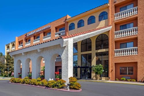 Imagen general del Hotel Comfort Inn & Suites Newark. Foto 3