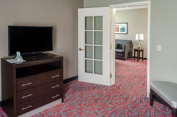 Imagen de la habitación del Hotel Comfort Inn & Suites North Charleston - Northwoods. Foto 7