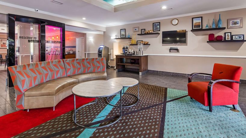 Imagen de los interiores del Hotel Comfort Inn & Suites North Charleston - Northwoods. Foto 18